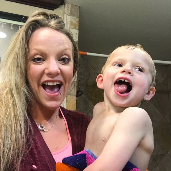 Meet your Posher, Ashley - Picture 3 of 8